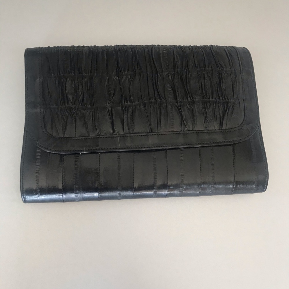 Vintage black clutch 100% eel